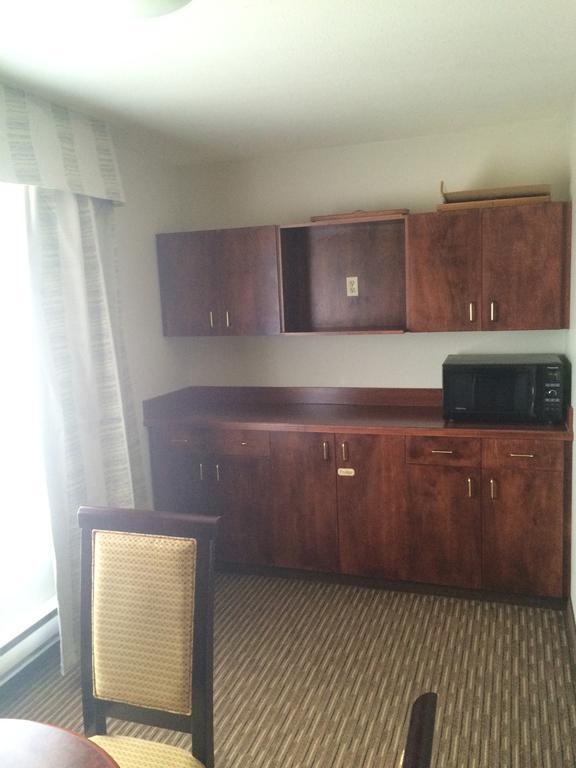 Foxwood Inn And Suites Fox Creek Room photo